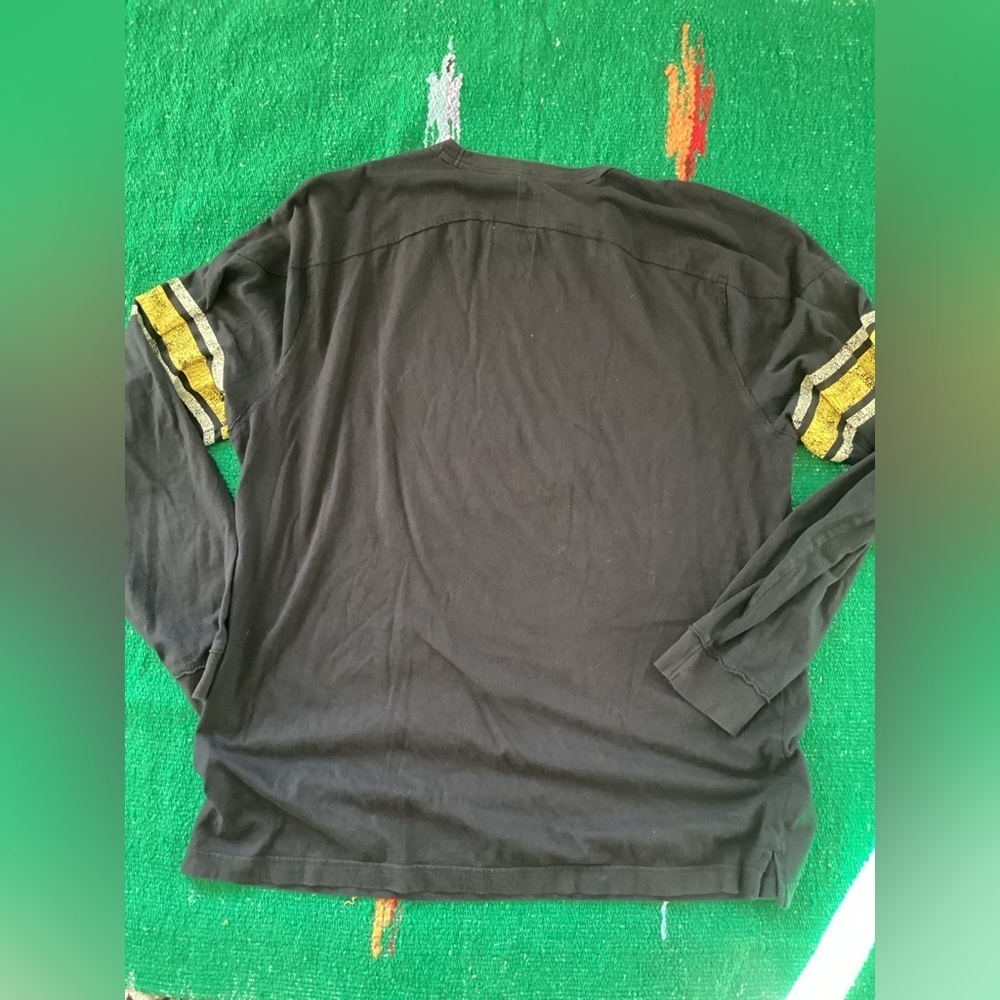 Steelers Football Long Sleeve Shirt-SZ XL
PIT TO PIT 25”
Length 30”
K1 - Picture 2 of 3